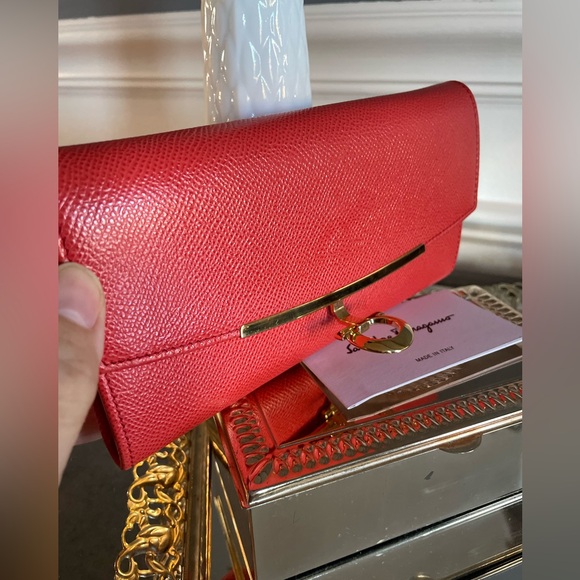 Salvatore Ferragamo Icona Clip Continental Wallet in Arid Coral - Picture 5 of 13